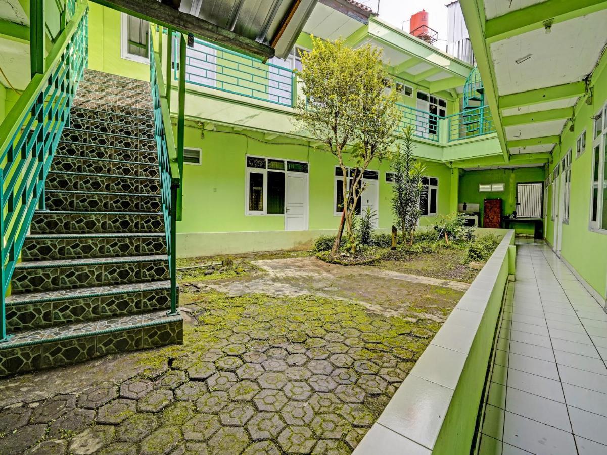 Hotel Spot On 91325 Hijau Syariah