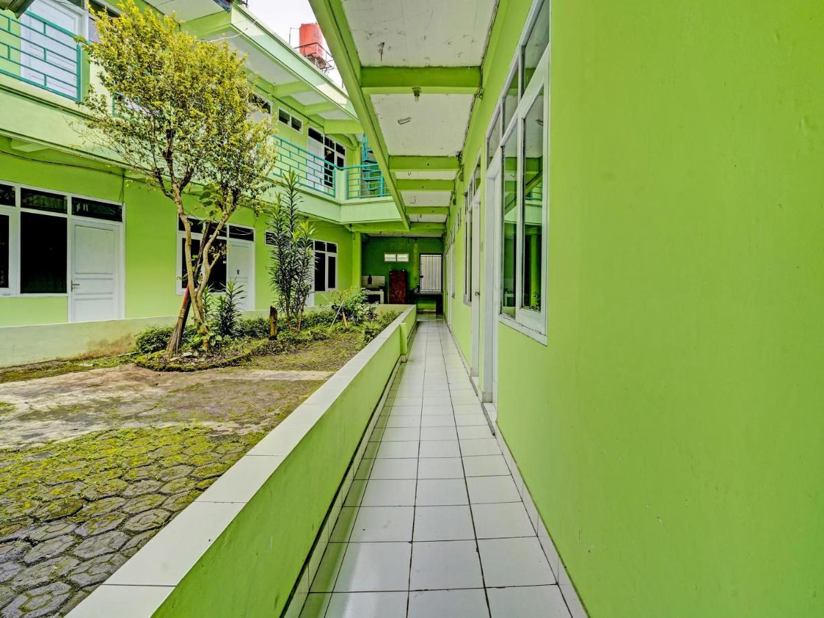 Spot On 91325 Hijau Syariah