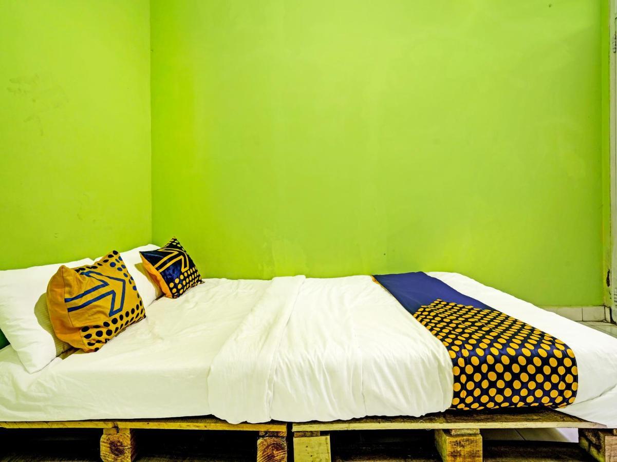 Spot On 91325 Hijau Syariah Hotel 2*