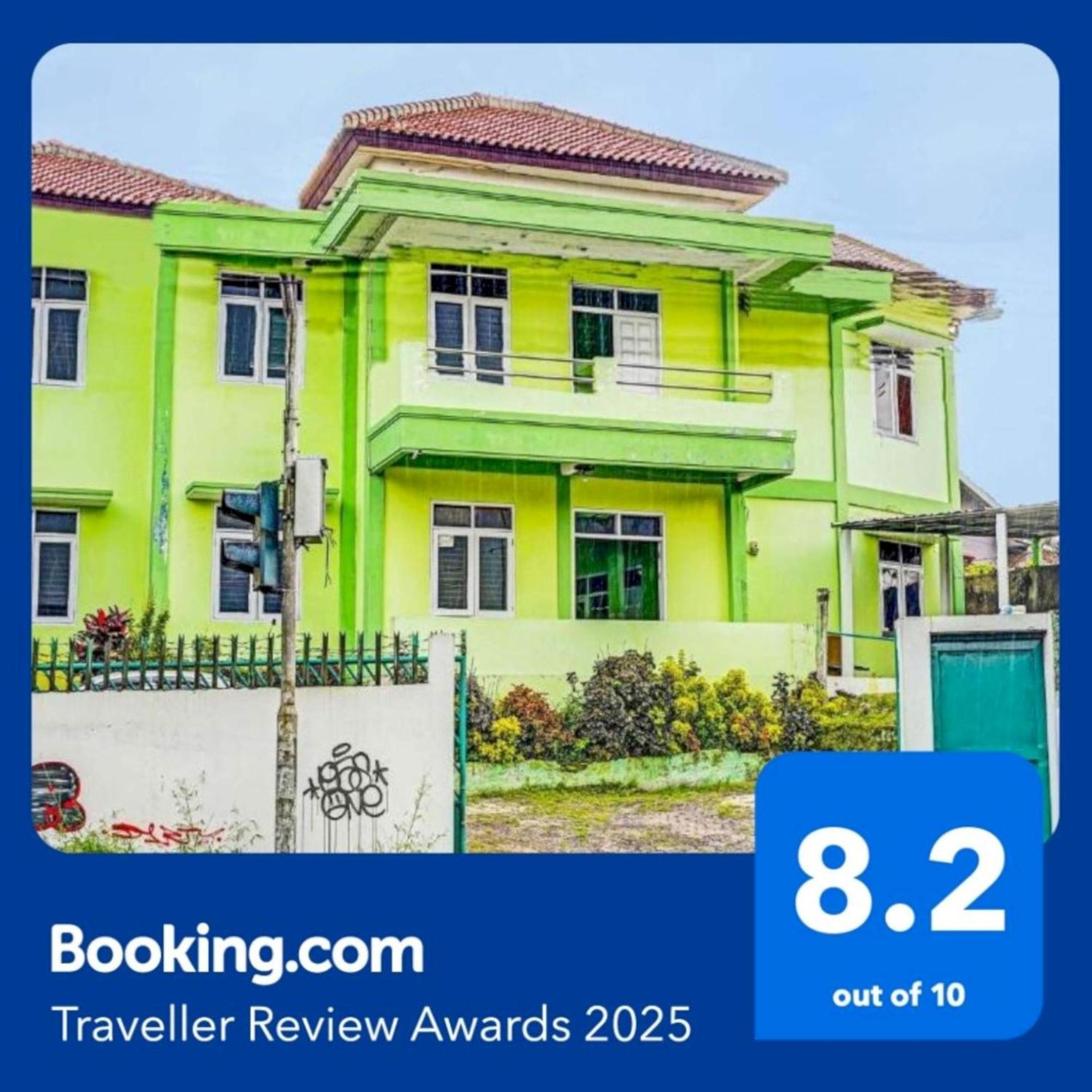 Spot On 91325 Hijau Syariah 2* Bandung